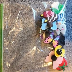 15 piece croc widgets randoms